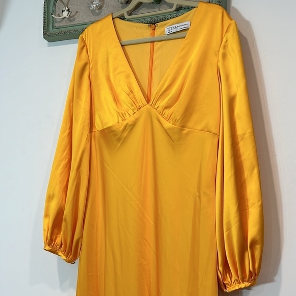 Ieena for Mac Duggal V-Neck Princess Bell Long Dress yellow gown plus size 14 - Picture 4 of 14